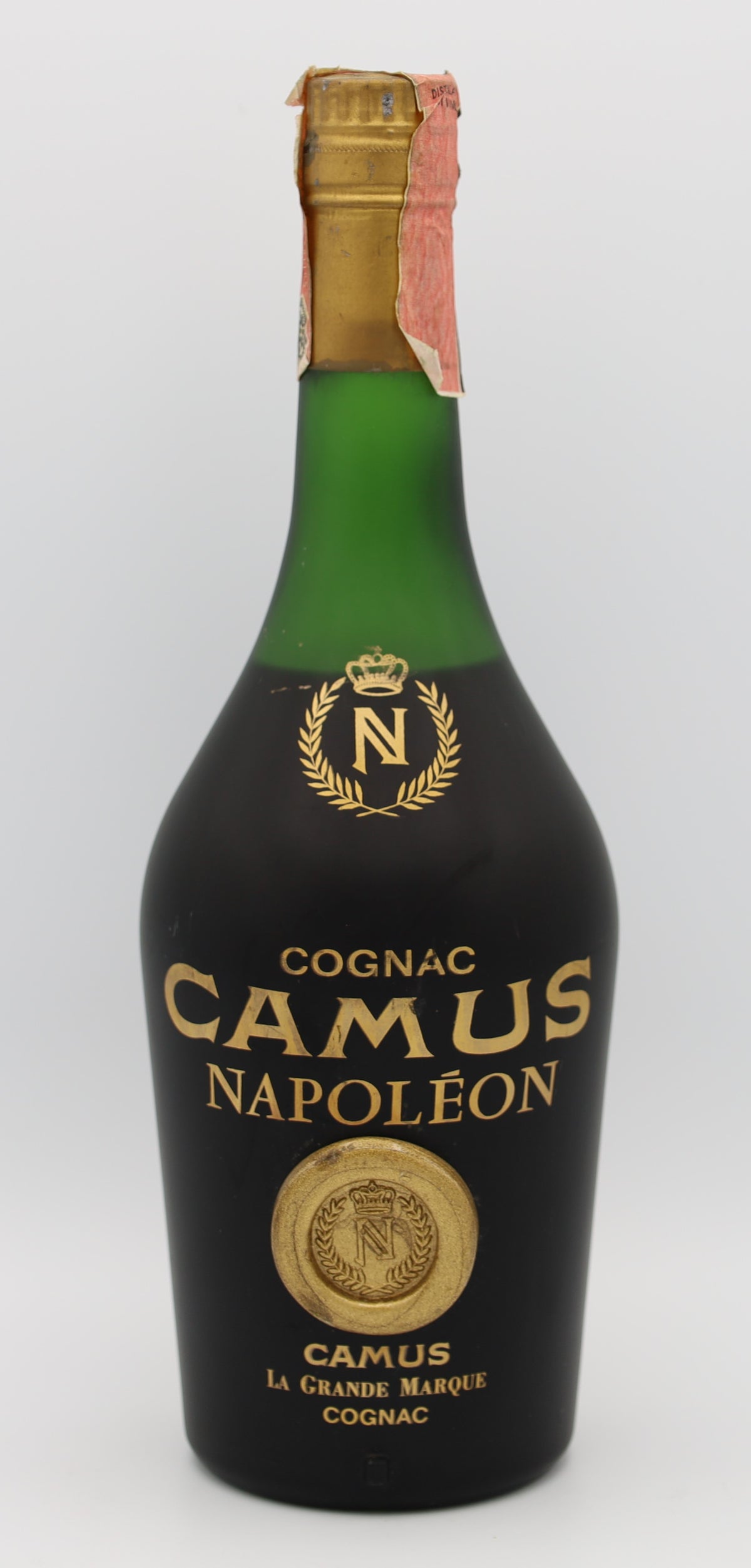 Camus Napoleon La Grande Marque Cognac – elegant French cognac with deep amber hue, complex aromas of oak and spice, offering a smooth, refined finish.