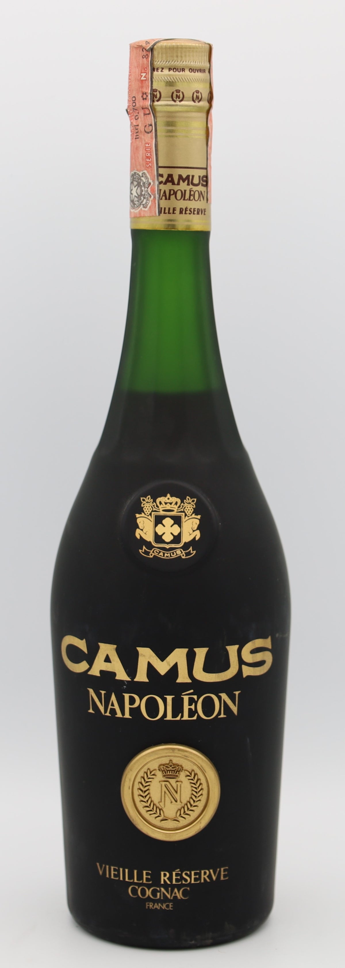 Camus Napoleon Vieille Reserve Cognac – premium French brandy with rich amber color, smooth and complex flavors, ideal for collectors and connoisseurs.