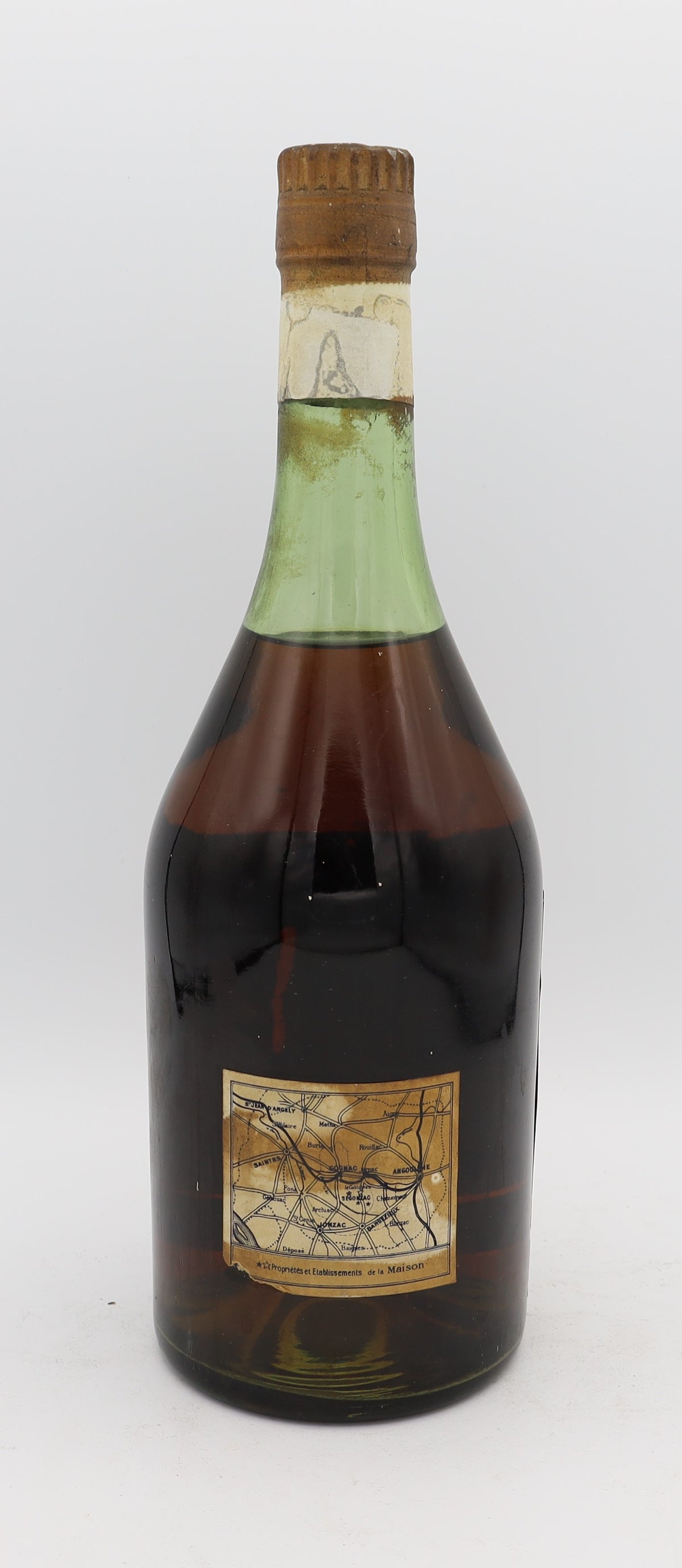 Frapin Fine Champagne Cognac with white label – elegant French cognac made from Grande and Petite Champagne crus, offering refined aromas and smooth, balanced flavor.