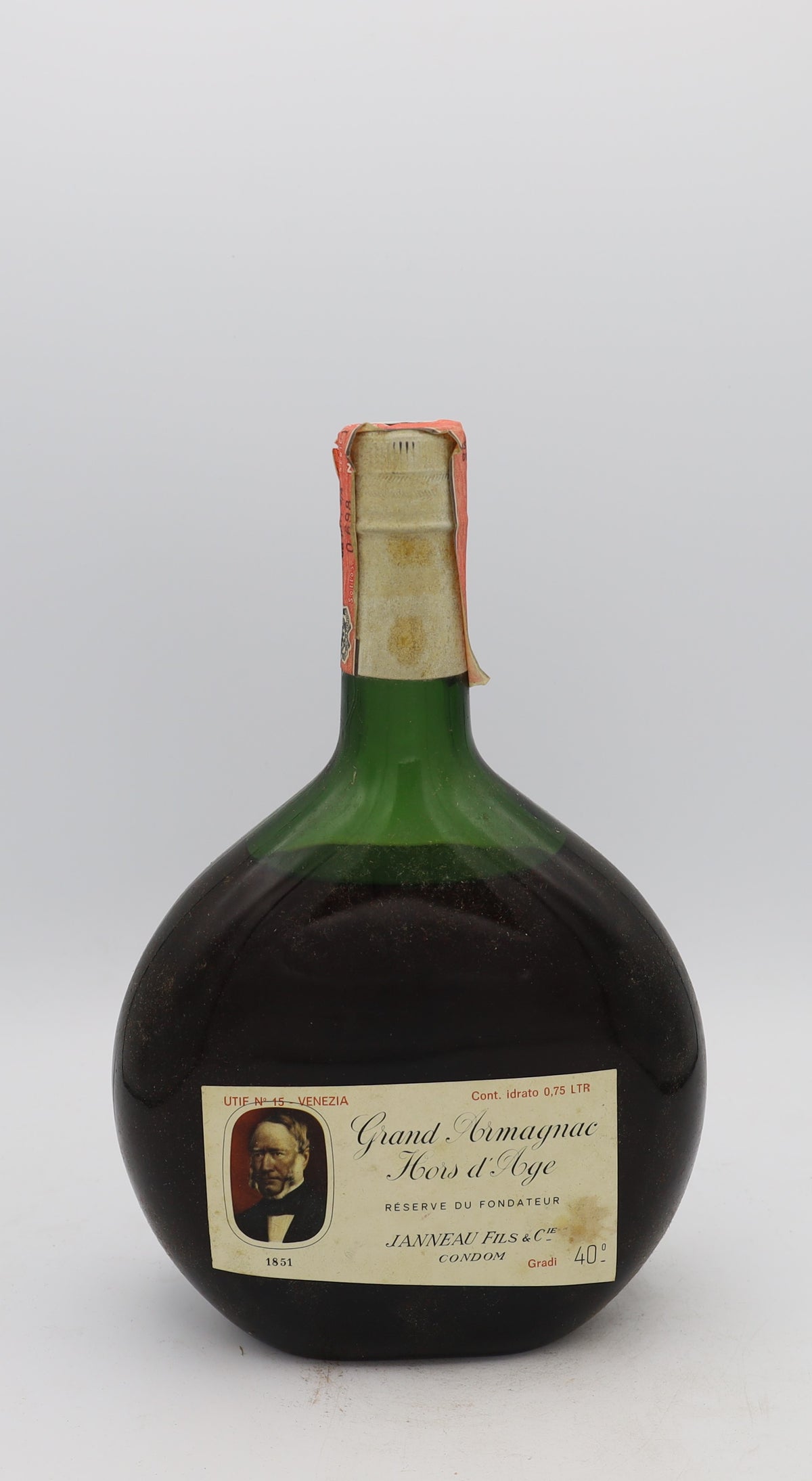 Janneau 1960’s Grande Armagnac Hors d’Age – exceptionally rare vintage brandy with rich, complex flavors, perfect for collectors.