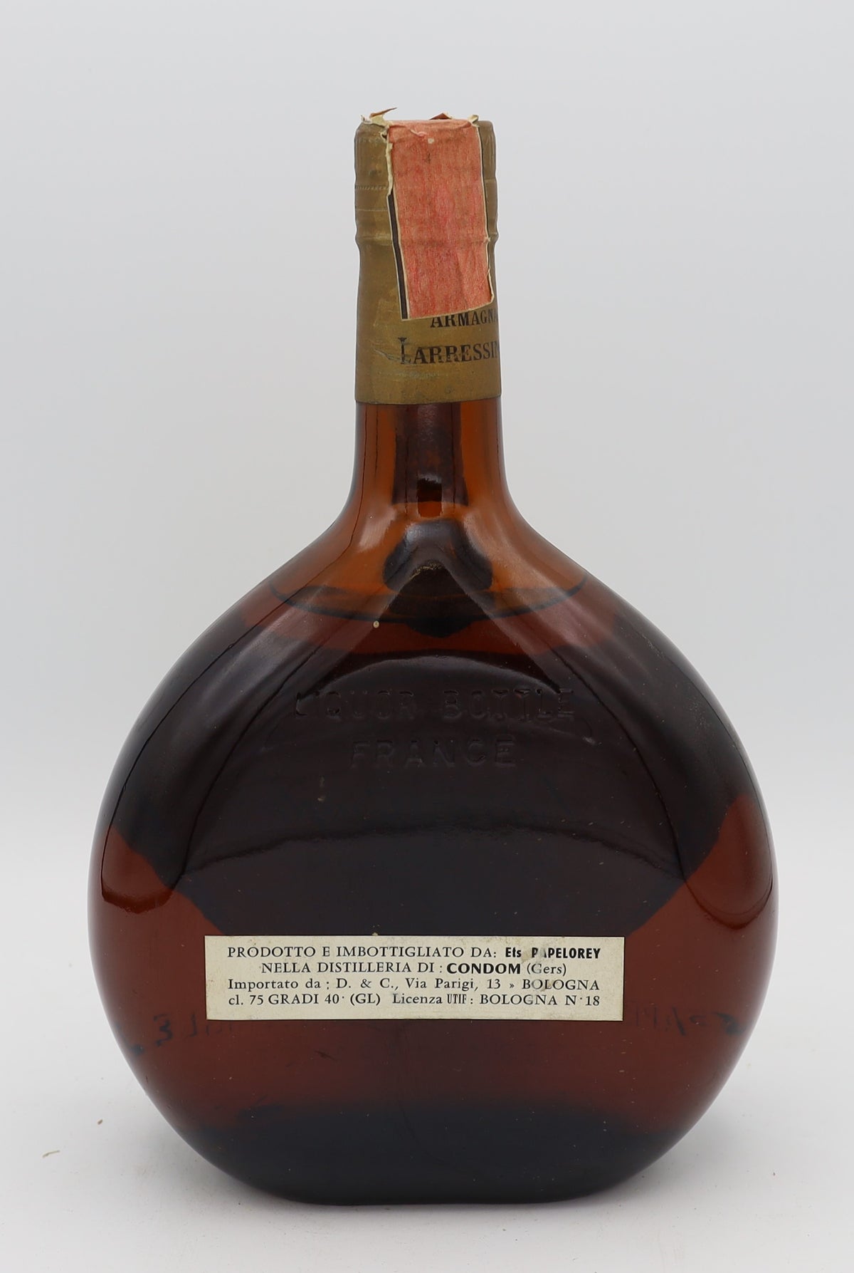 Larressingle Vieil Armagnac Vintage 1970s – rare aged brandy with rich, smooth flavors, ideal for collectors and connoisseurs.
