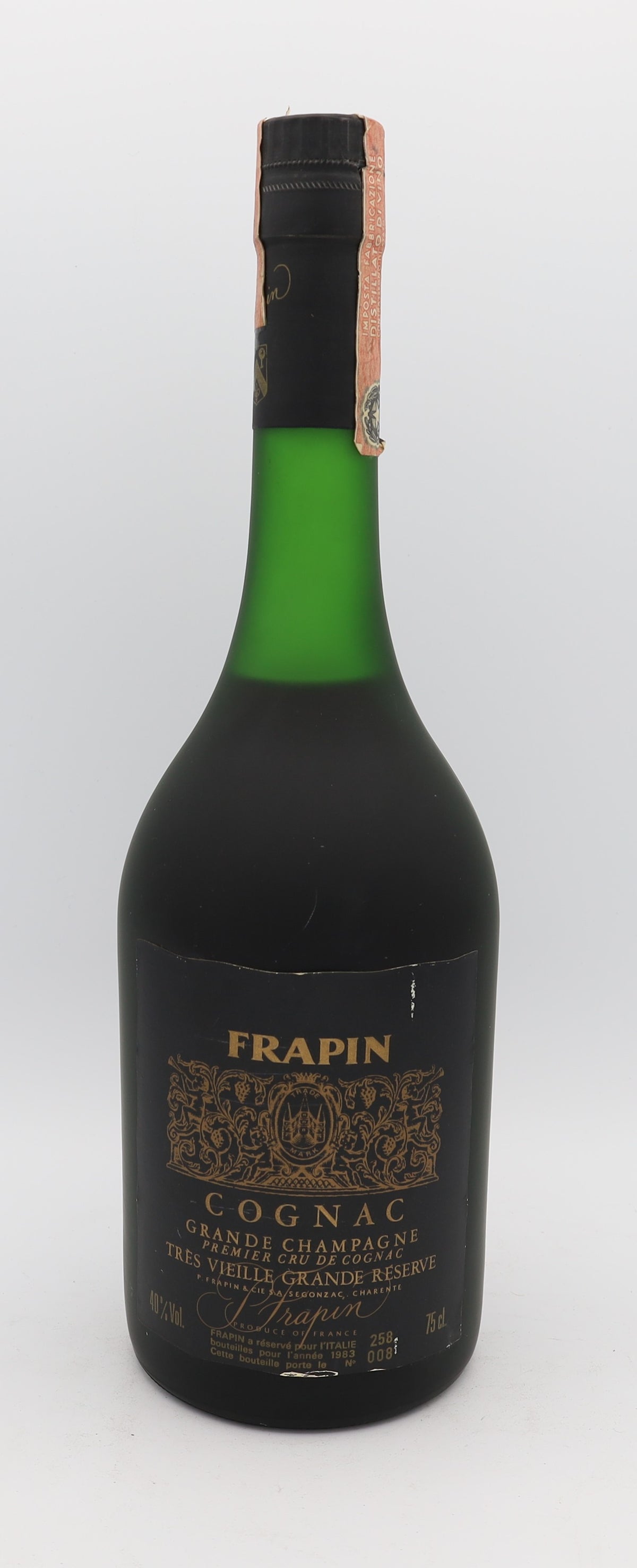 Frapin Très Vieille Grande Réserve Cognac No. 008 – premium French brandy with rich amber color, smooth and complex flavors, presented in a collector’s box, ideal for connoisseurs.