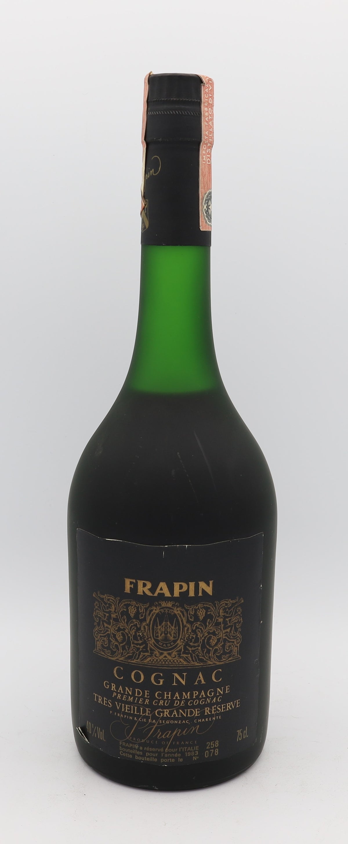 Frapin Très Vieille Grande Réserve Cognac No. 078 – premium French brandy with rich amber color, smooth and complex flavors, presented in a collector’s box, ideal for connoisseurs.