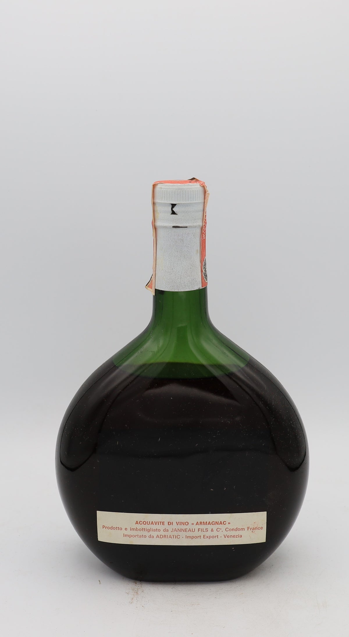 Janneau 1960’s Grande Armagnac Hors d’Age – exceptionally rare vintage brandy with rich, complex flavors, perfect for collectors.
