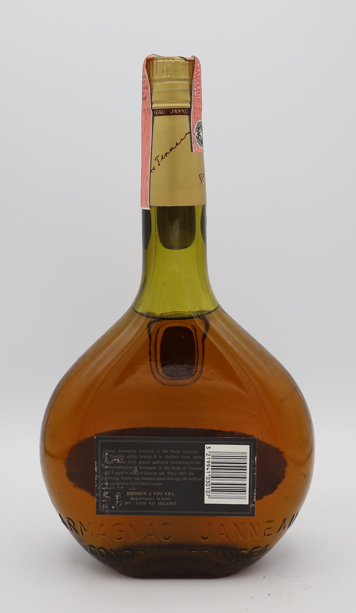 Janneau Tradition Armagnac VS Grand – premium aged brandy with smooth, rich flavors, crafted for quality and elegance.
