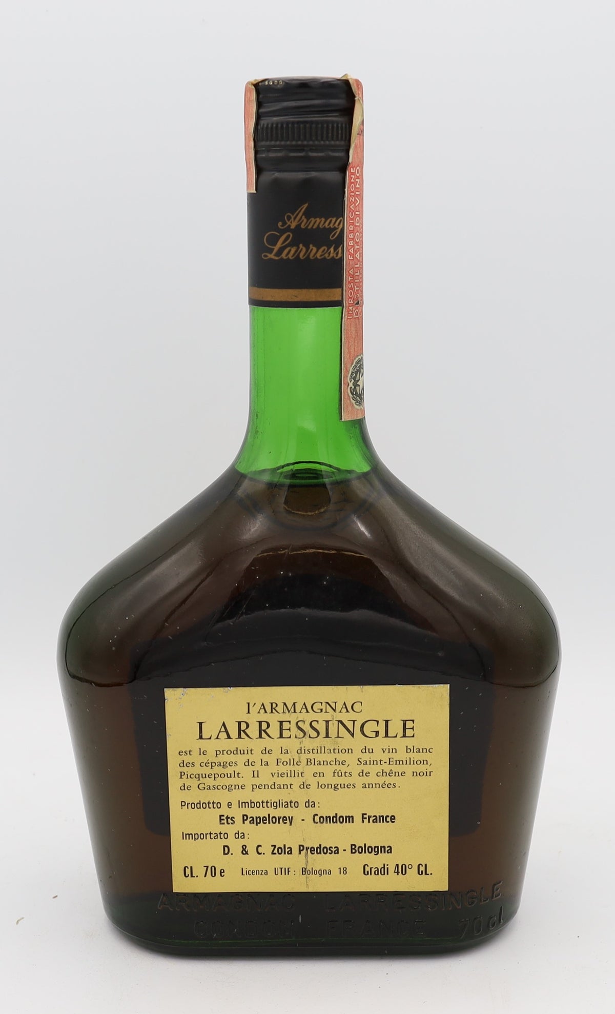 Larressingle Armagnac 3 Star – premium aged brandy with rich, smooth flavors, ideal for collectors and connoisseurs.